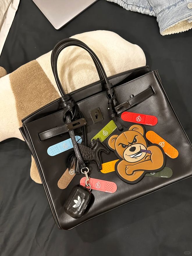 一枚创可贴。1250元